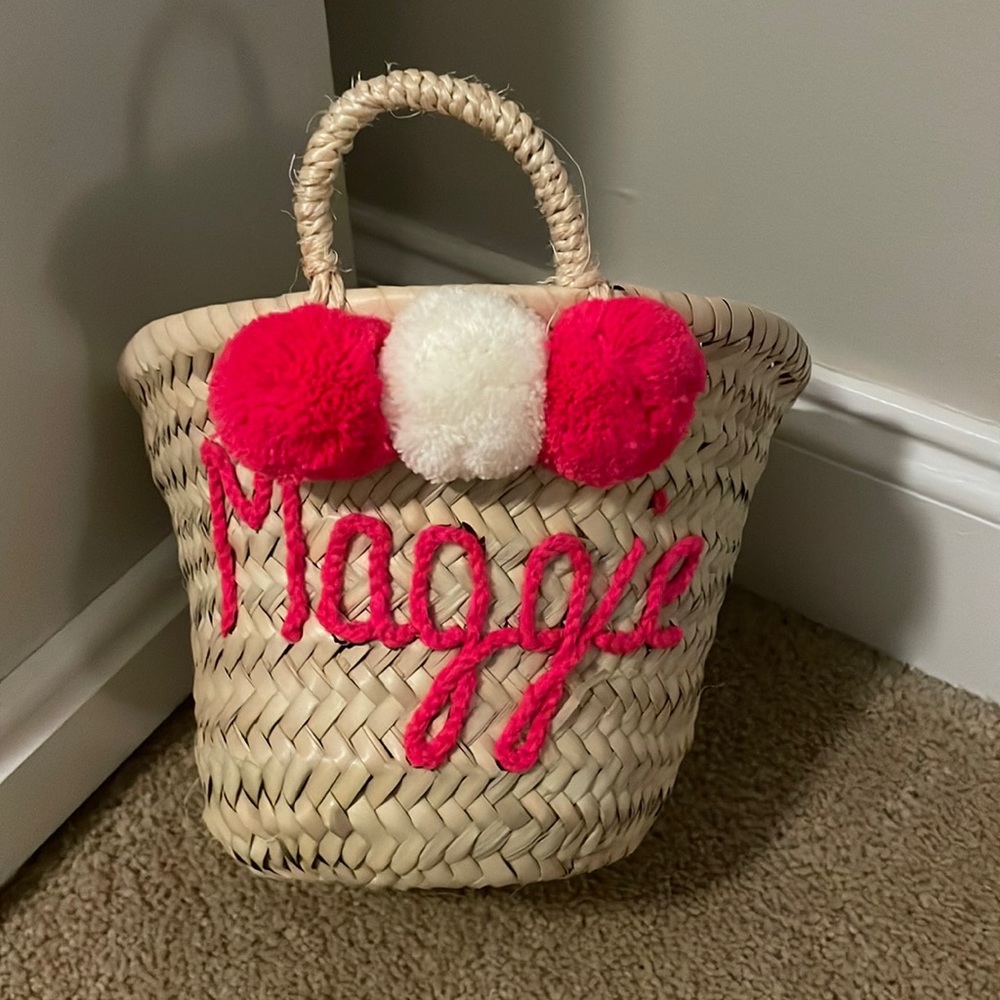 Embroidered basket with name “Maggie”